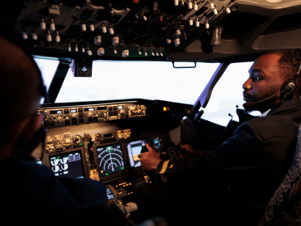 641047d1645aefff89a3bafe_flight training africa - mockup 3-min